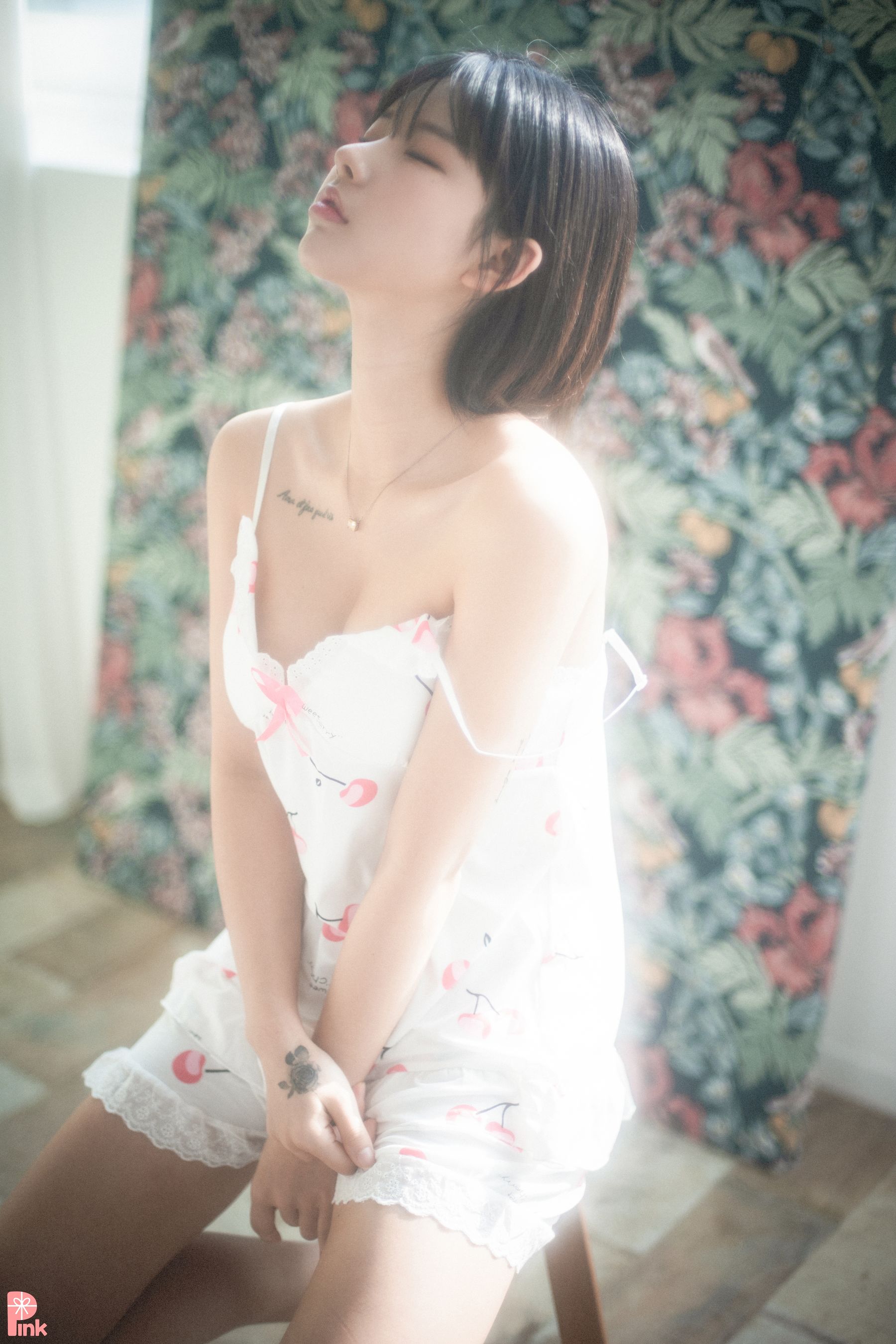 PINK RIBBON Uuuha – Floral – 1 [52P] 2023-08-07 14:42:08-秀人网