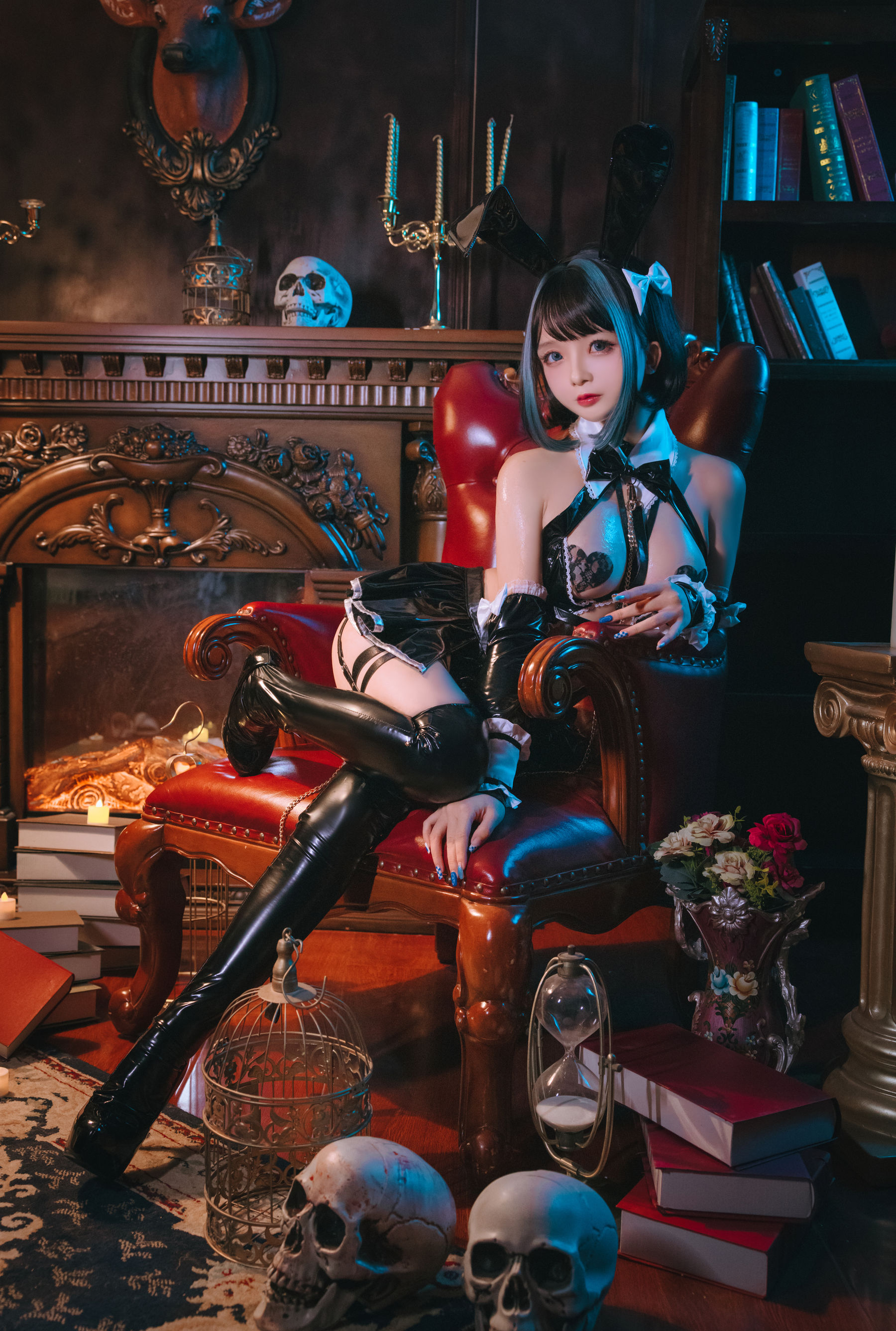 Cosplay日奈娇 – 万圣恶魔皮衣 [66P] 2022-08-12 16:05:00-秀人网