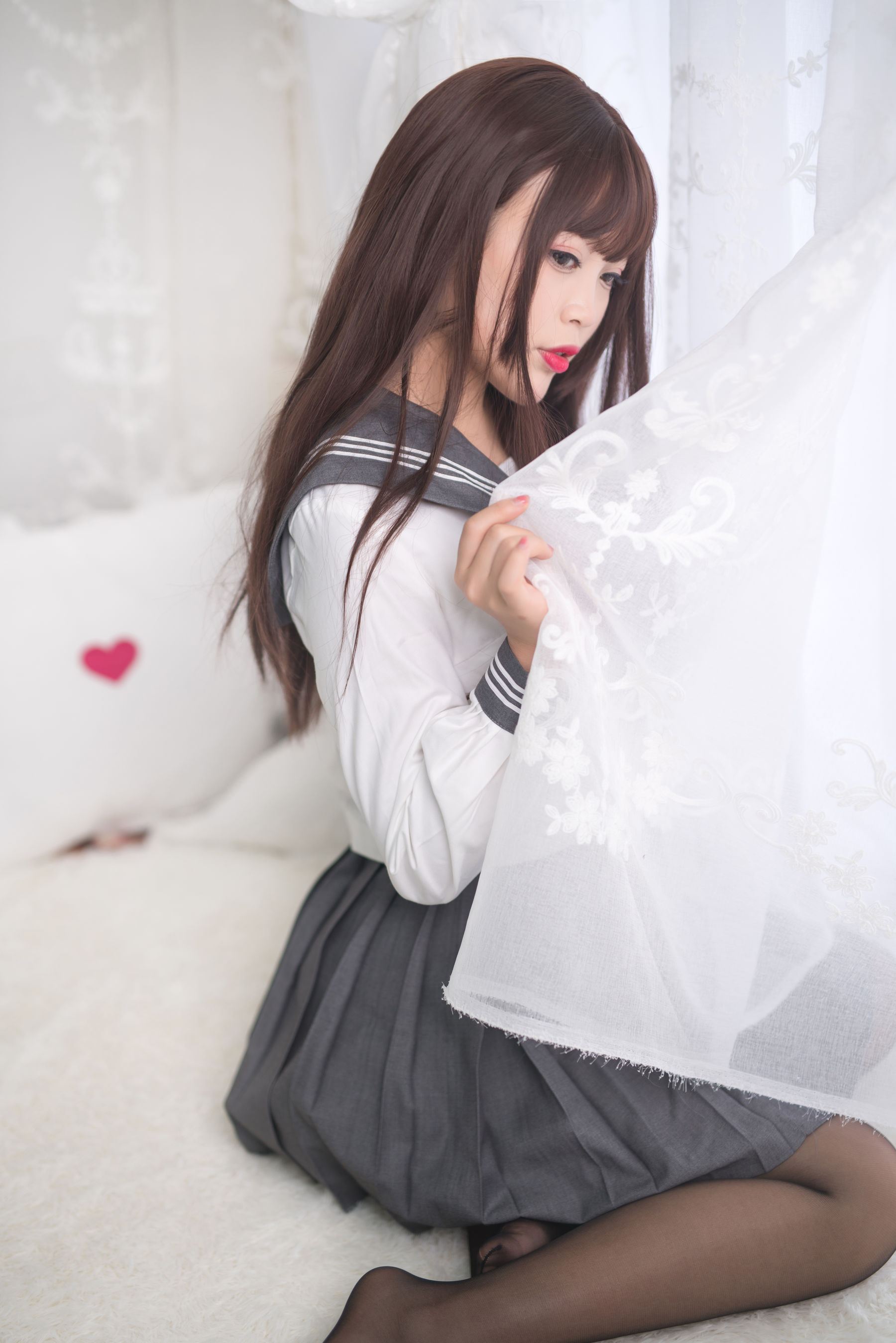 [Cosplay写真] 萌系小姐姐-白烨- – 黑丝制服少女 [60P] 插图4