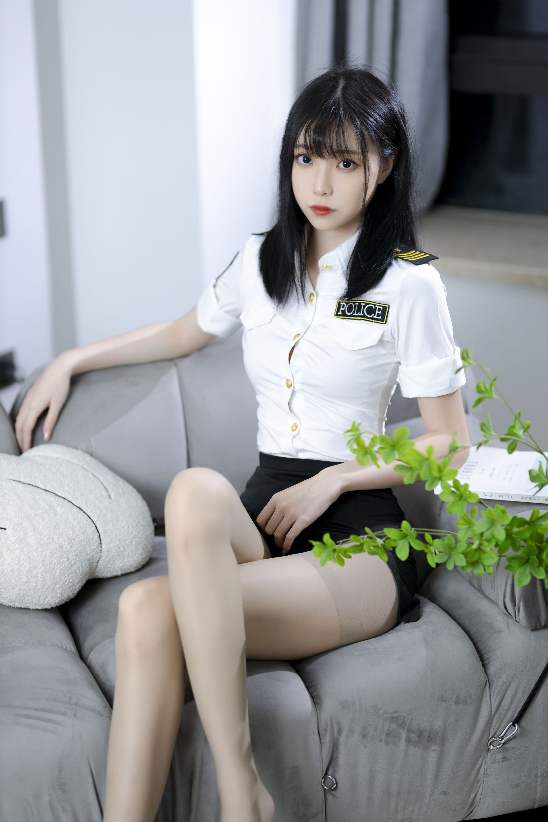 许岚(叁月life) – 灰丝制服 [40P] 2022-09-07 08:27:03-秀人网