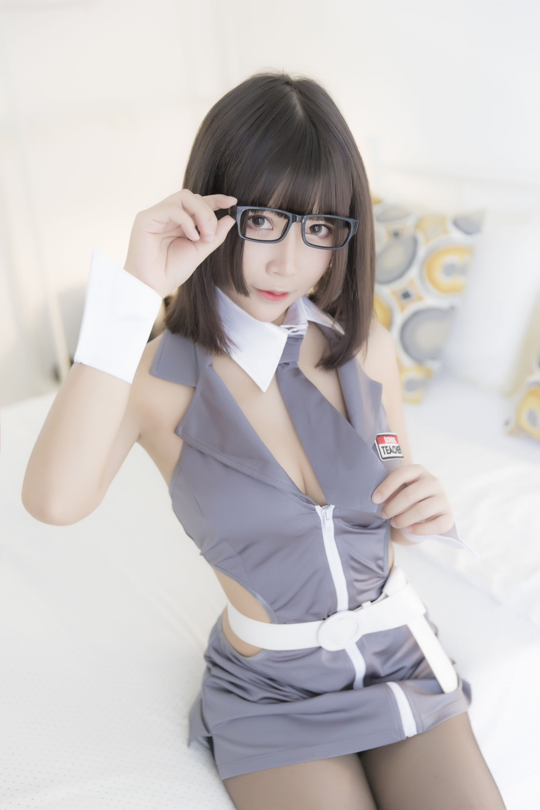 二次元妹子抱走莫子aa 黑丝制服 [45P] 插图2