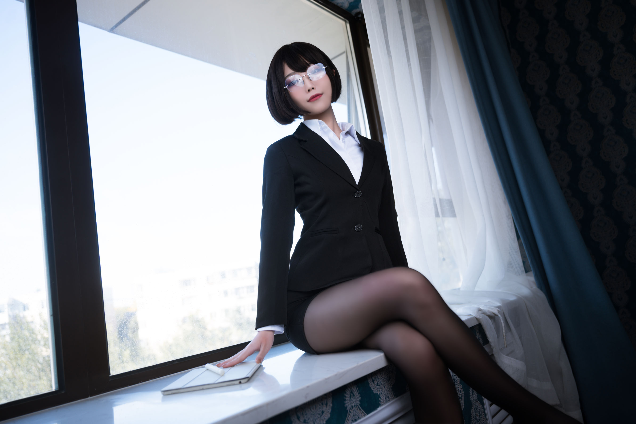 Cosplay汪知子 – 黑丝OL [16P] 插图3