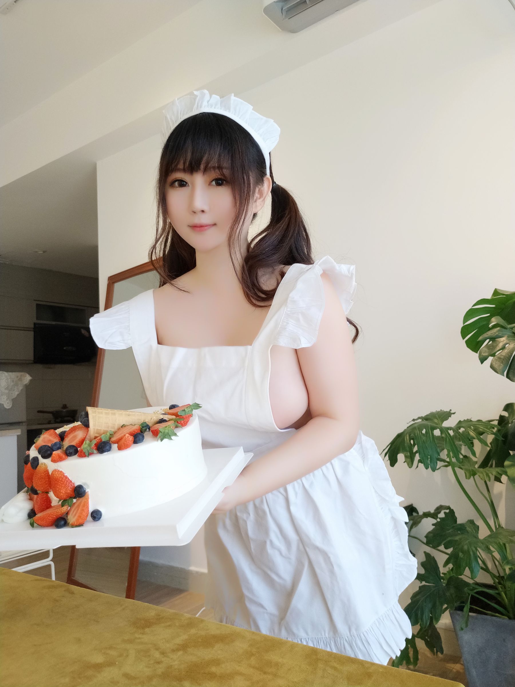 [Cosplay写真] 蜜桃少女是依酱呀 – 小厨娘 [40P] 插图5