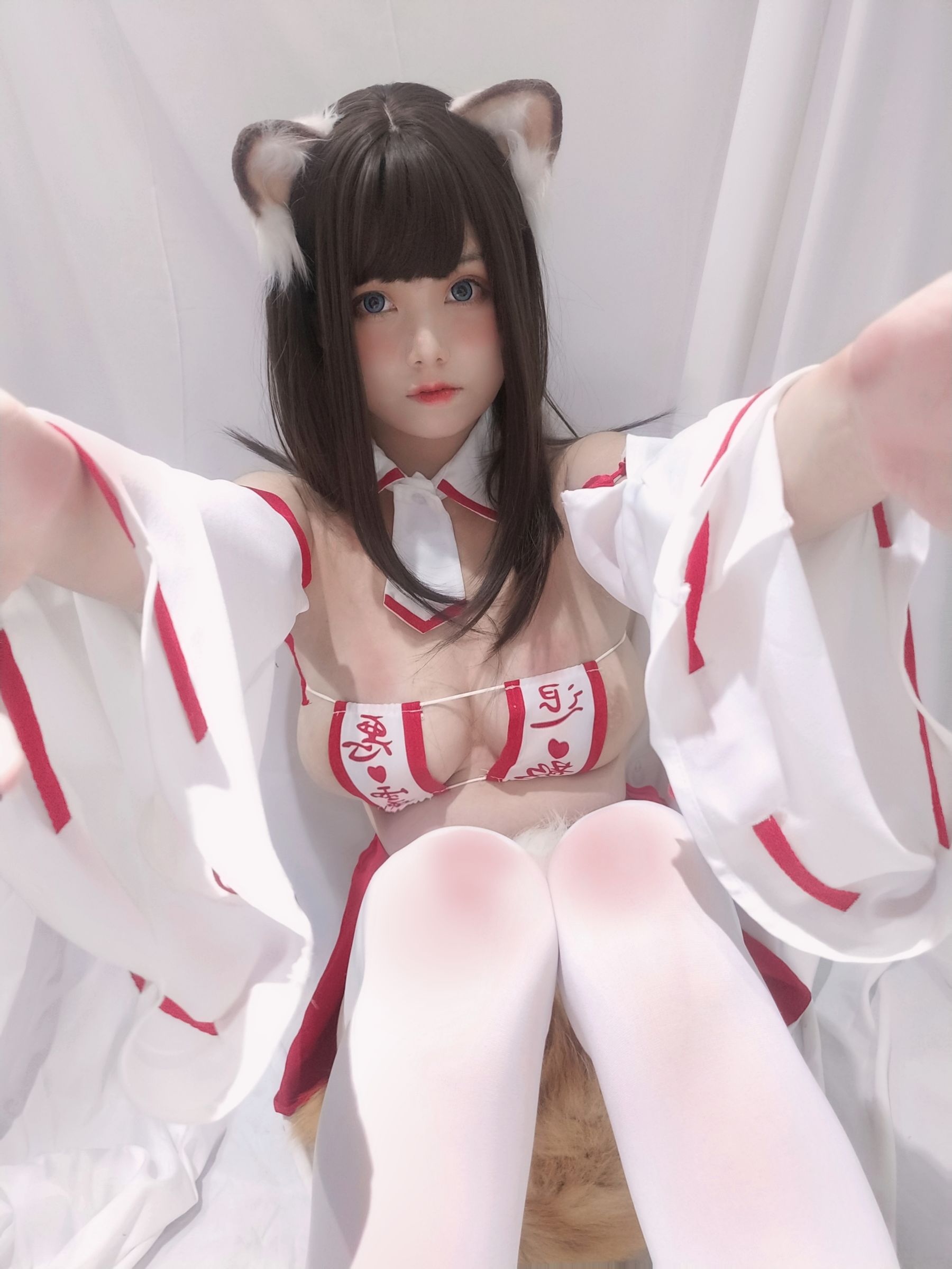 [Cosplay写真] 萌系小姐姐蜜汁猫裘 – 巫女小狐狸 [22P] 插图5