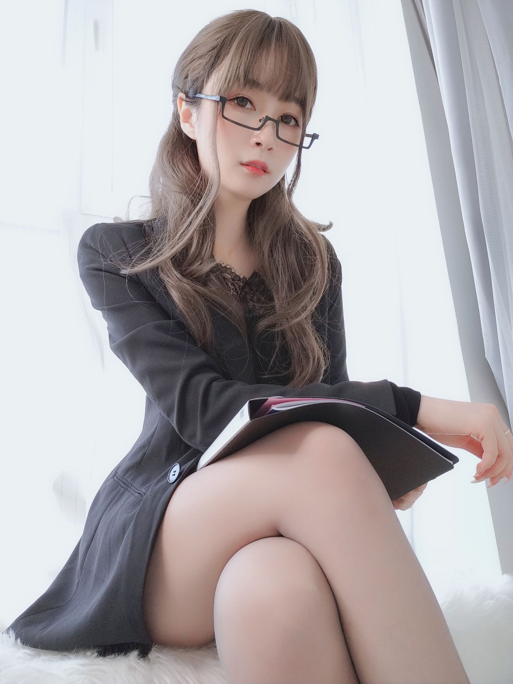 Coser小姐姐白银 – 黑西服 [69P] 插图2