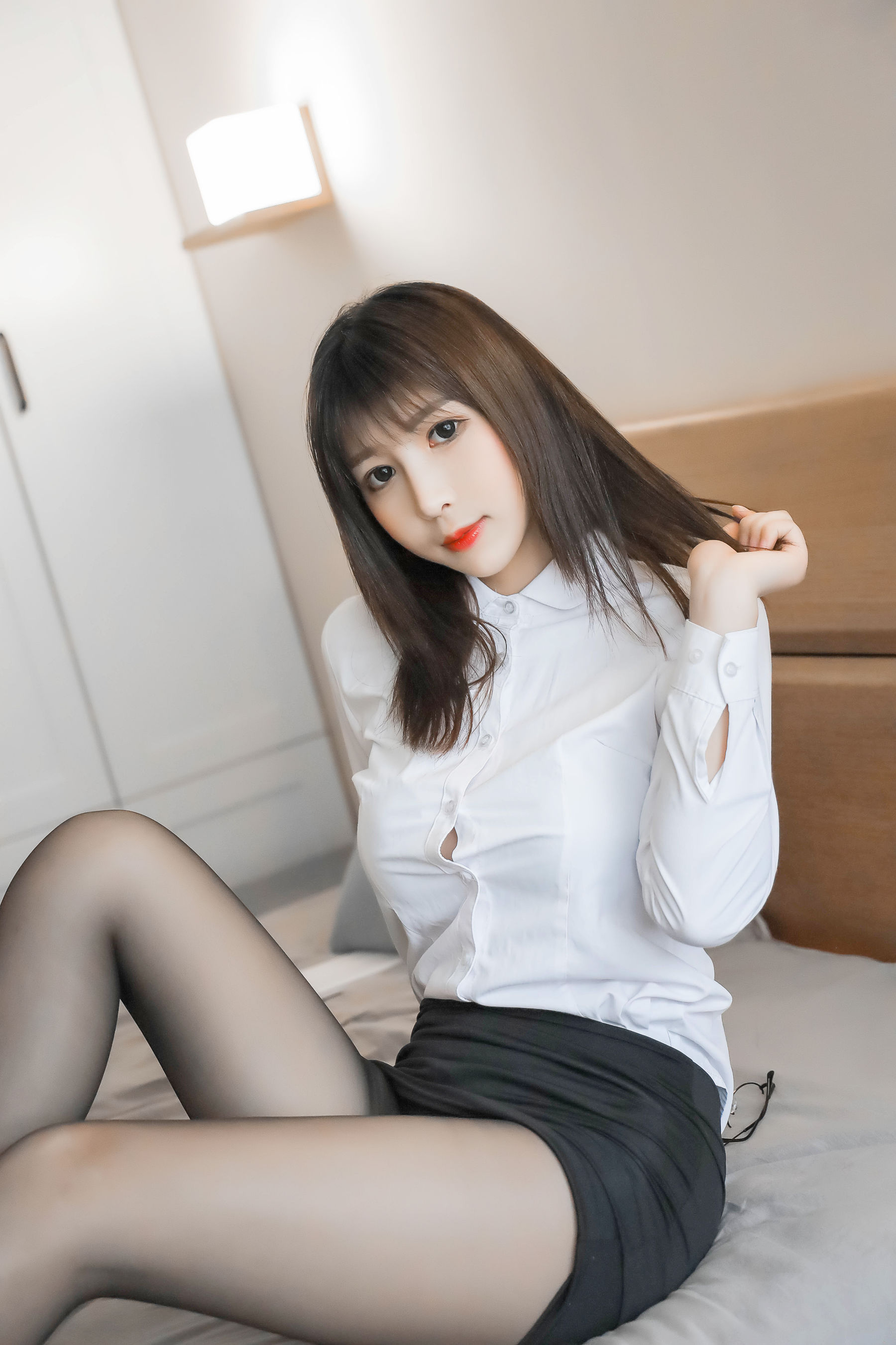 斗鱼主播w黑米粥w – 制服OL [34P] 插图6