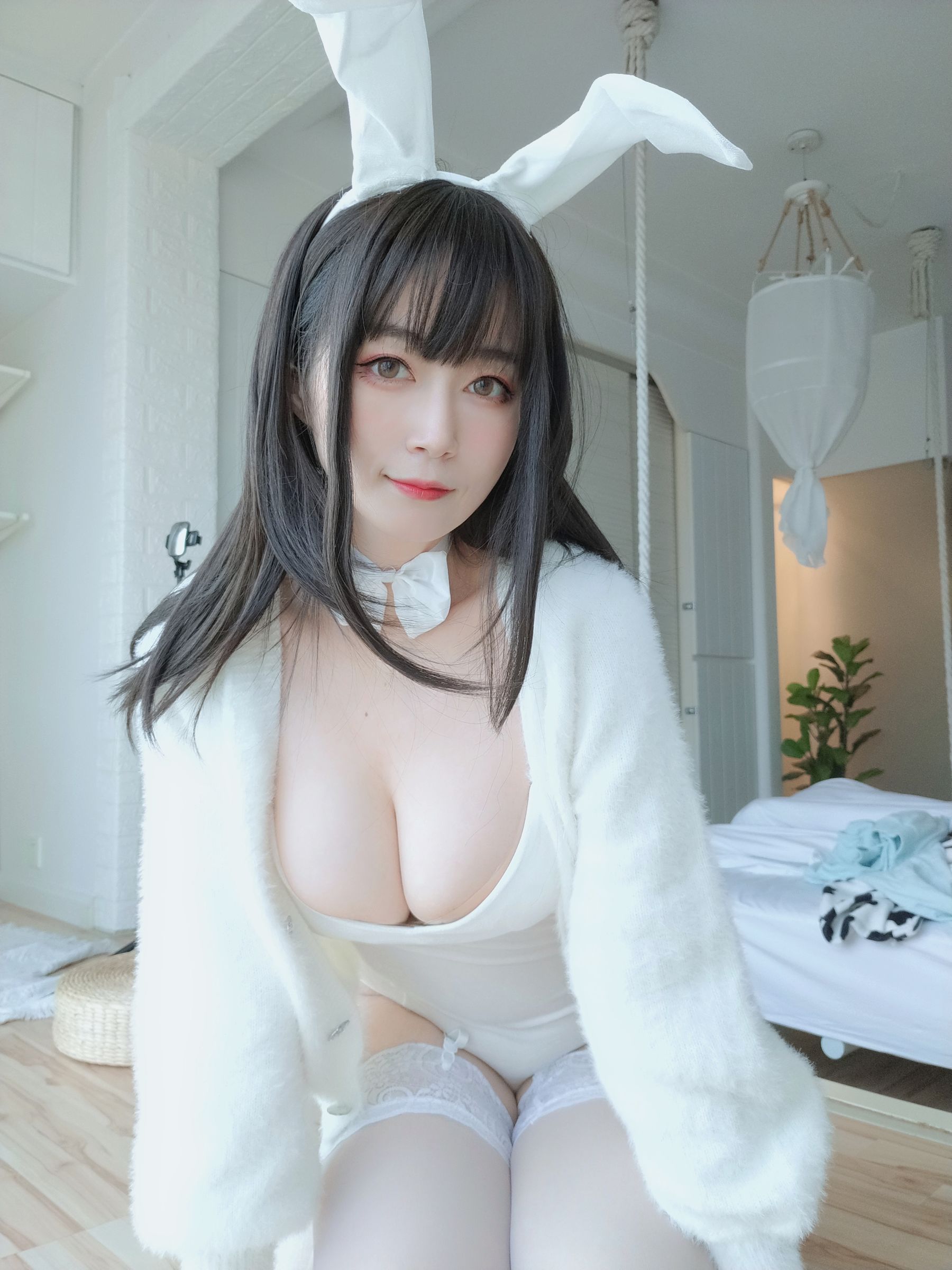 Coser小姐姐白银 – 白丝兔子 [107P] 插图2