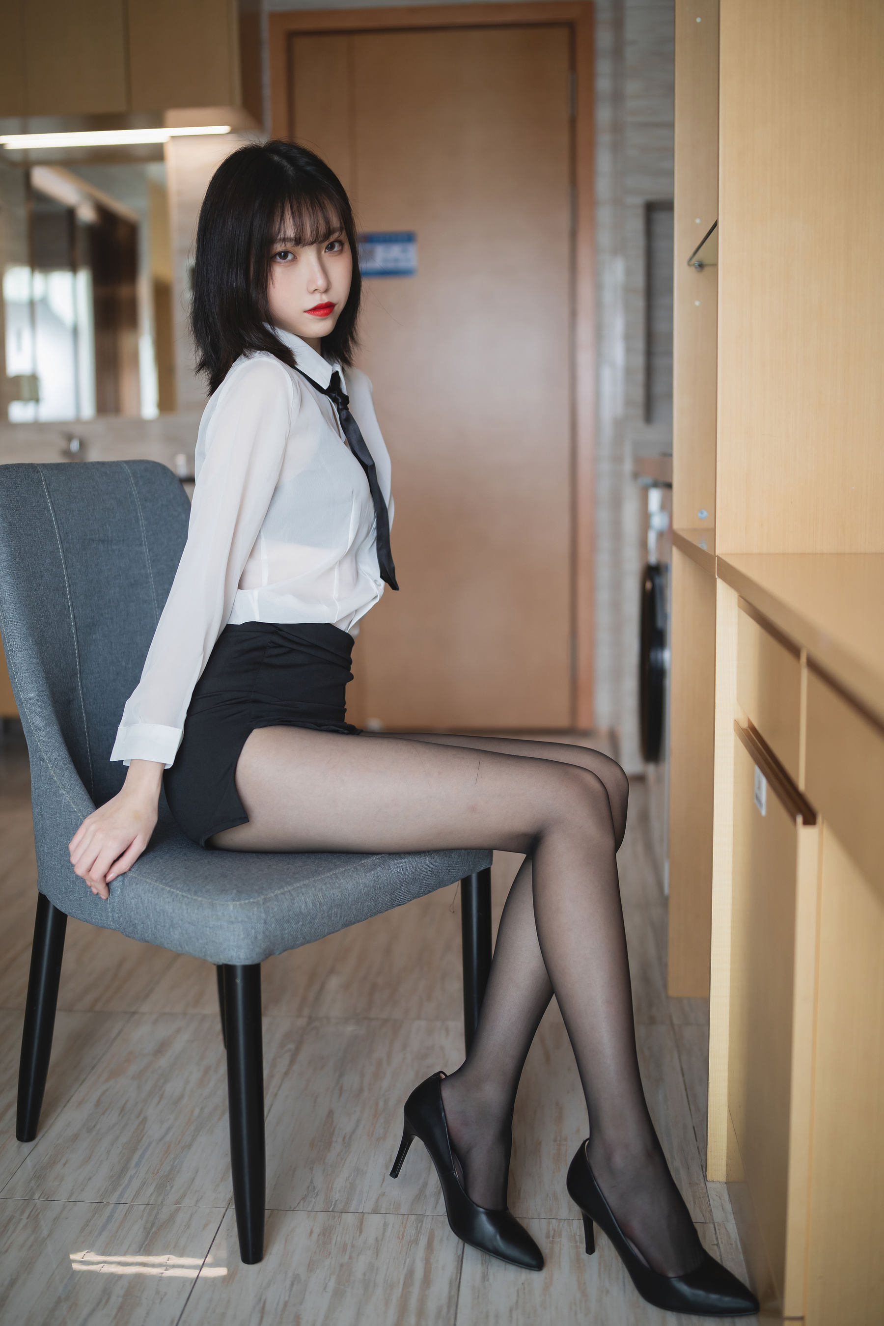 许岚 – OL制服 [41P] 插图8